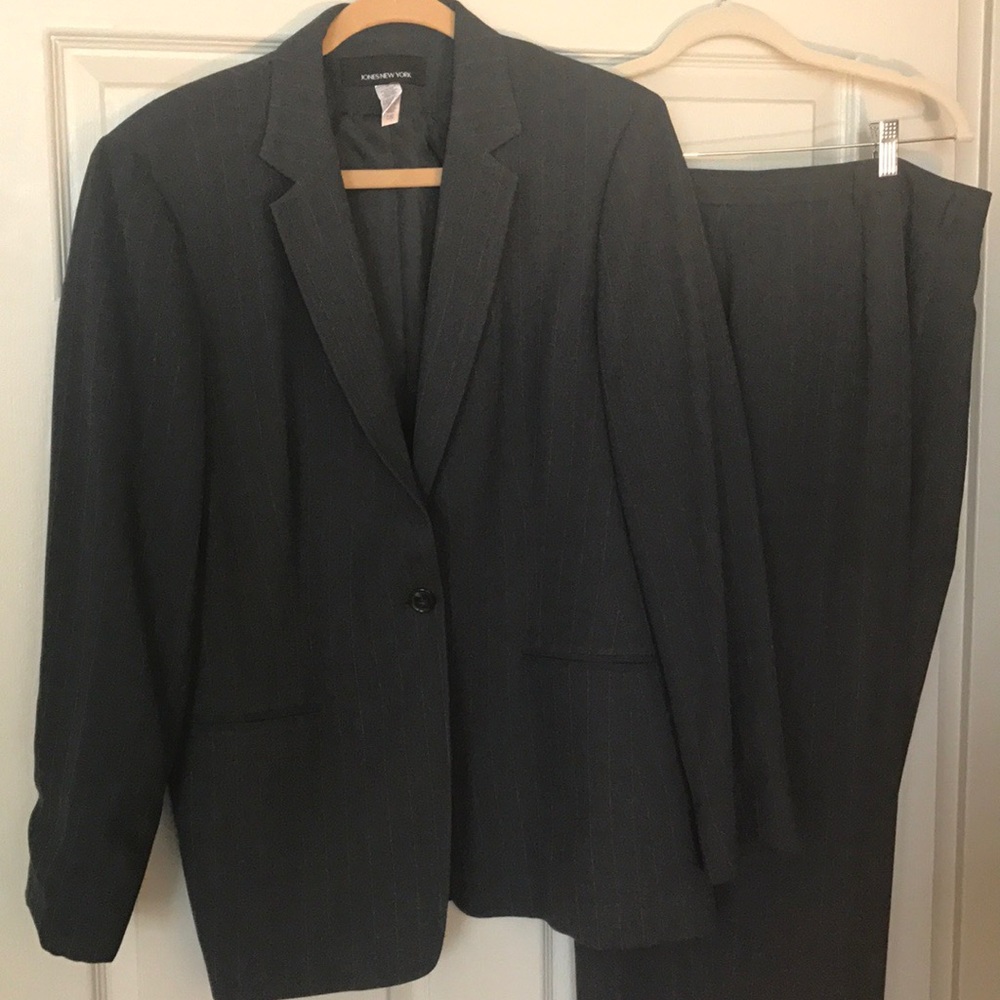 Jones New York Ladies Pant Suit